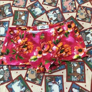 Hollister shorts with floral pattern, women size 29